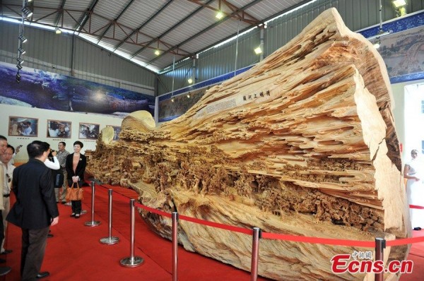longest-wood-carving2